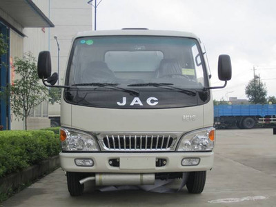 东风绿化喷洒车厂家与专用汽车零配件生产 高效环保的完美结合